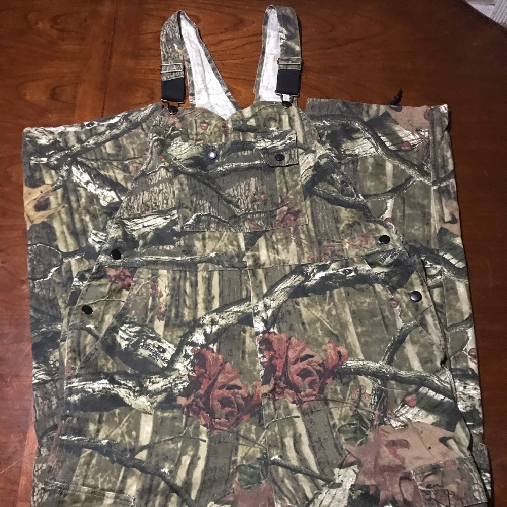 Men’s Mossy Oak Camo Overalls Size L